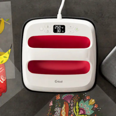 Cricut EasyPress 9x9 Raspberry