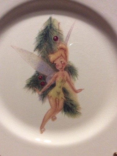 Disney Direct 9” Dinner/Dessert Plate Vintage Christmas Peter Pans - Tinkerbell - Picture 2 of 4