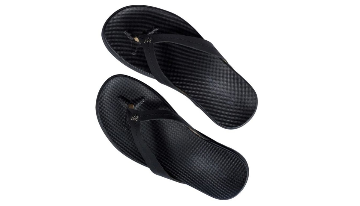 靴 plllllleeeasse flip-flops (BLACK) 靴 plllllleeeasse flip-flops (BLACK) The Row | City black