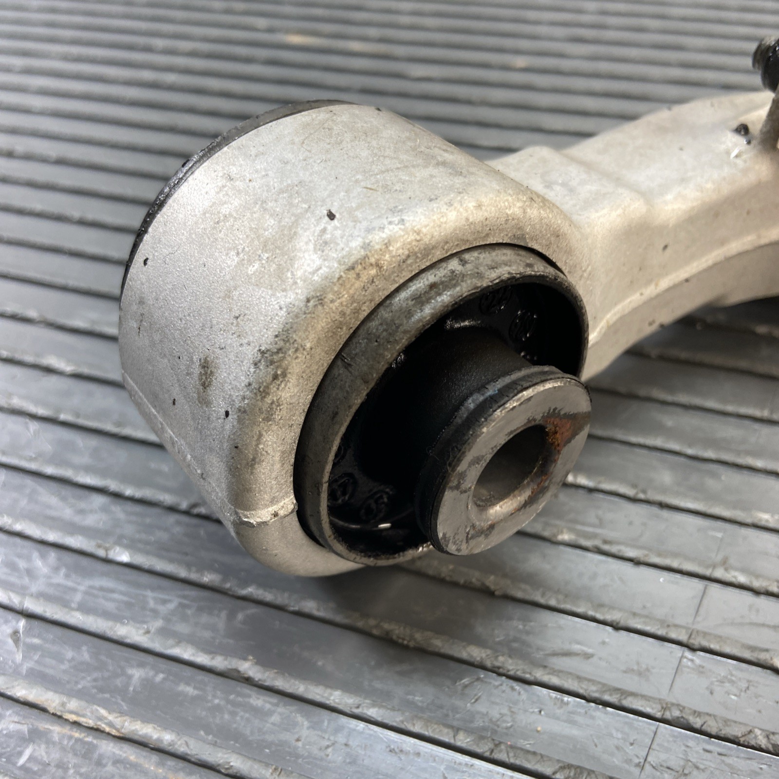 Maserati Levante 2017-2024 FRONT+LEFT+UPPER Control arm