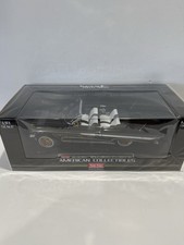 1/18 Sunstar 1961 nero e oro Chevrolet Impala Cabrio Lowrider