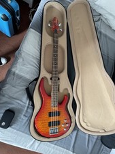 PEAVEY BASS 4string guitar International Series 4, Sunburst. Excellent condition