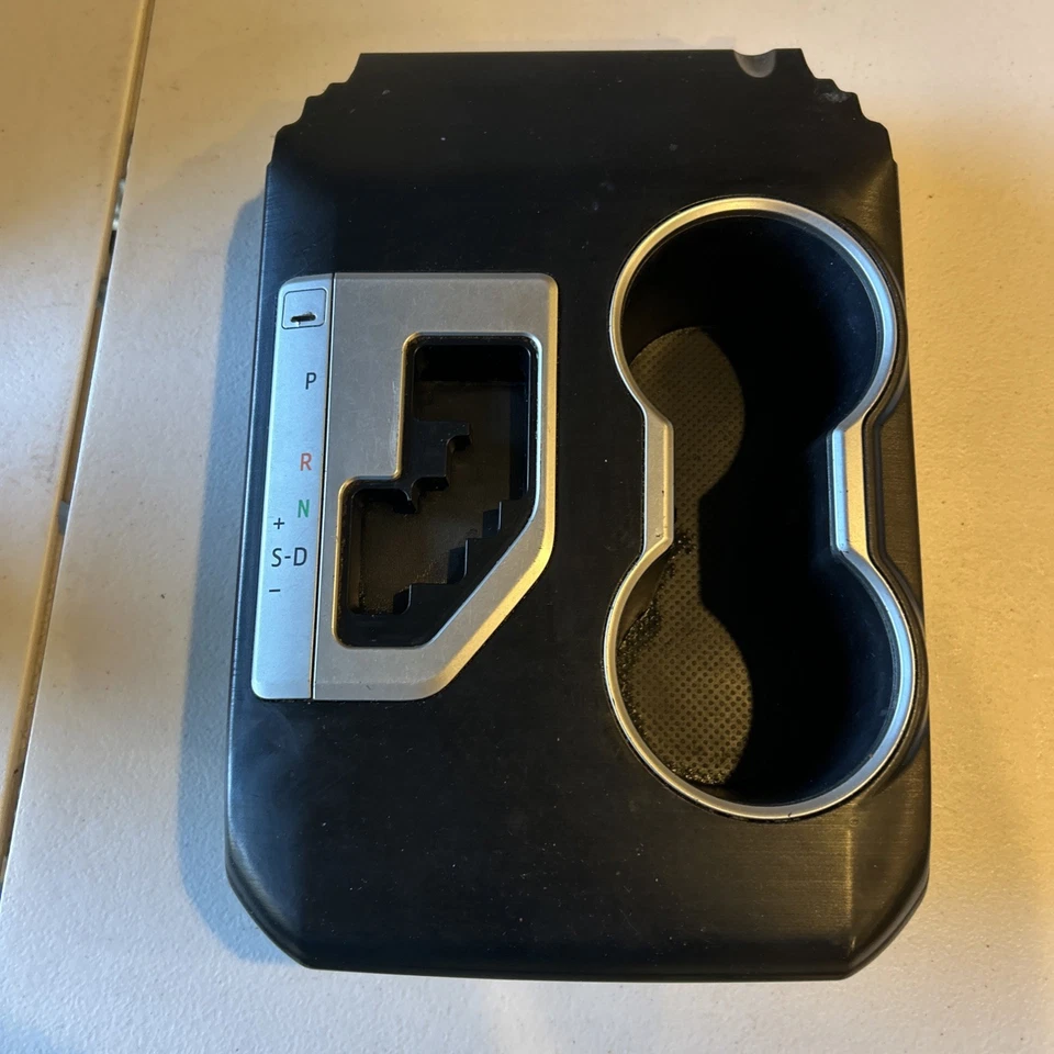 12-14 丰田 CAMRY 原始设备制造商黑色中心 CONSOLE SHIFTER CUPHOLDER BEZEL LOOK @ PIC' — 第 4/4 张图片