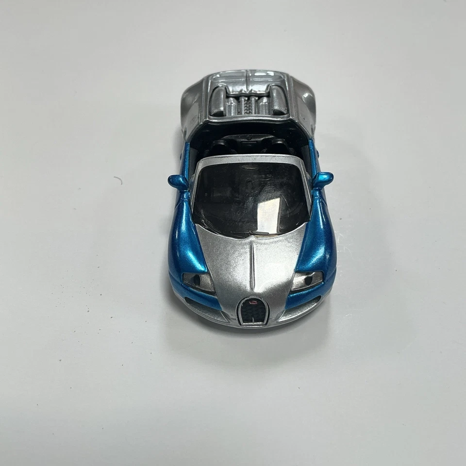 siku diecast bugatti Veron 16.4 Grand Sport 3” - Image 4 of 4