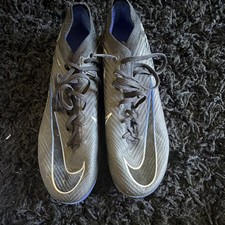 Nike Soccer Cleats Size 10.5