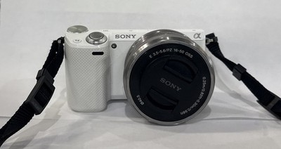 Sony Alpha NEX-5R 16.1 Mirrorless Digital Camera + E 16-50mm PZ Lens + Batt & SD