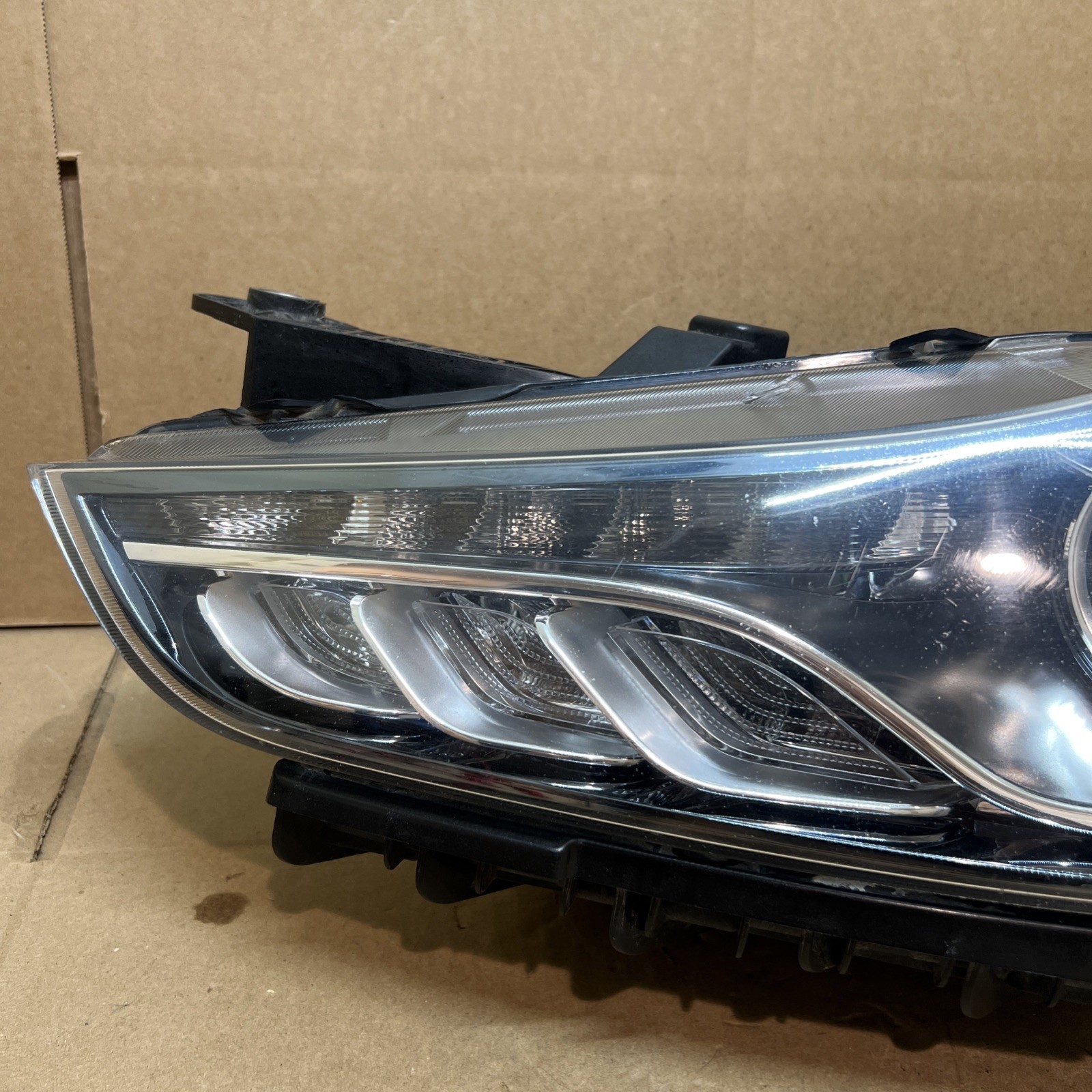 2014-2018 Maserati Ghibli Headlight  Left  Driver Side Headlight Xenon HID  OEM