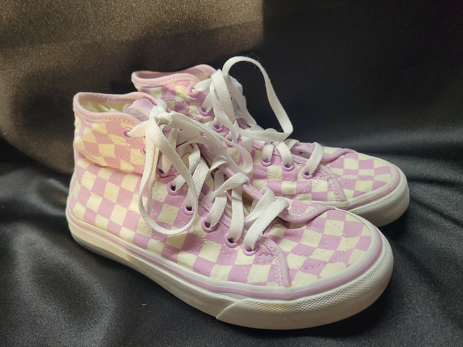 Vans Women's Canvas White and Lavender Check Skat… - image 1