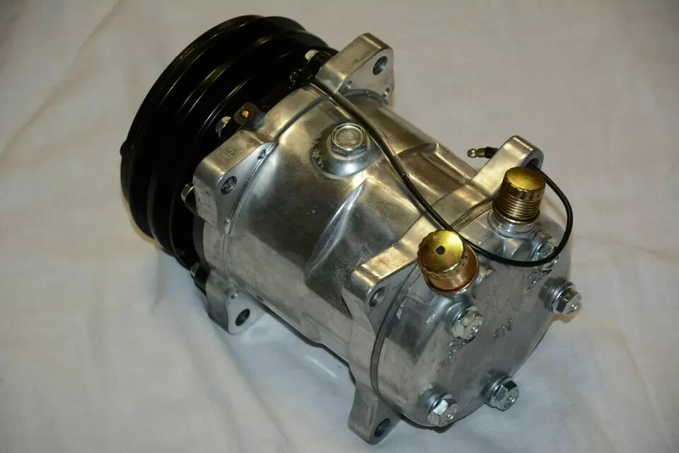 A/C Compressor & Chevy Short Water Pump Passenger Side Top Mount ...