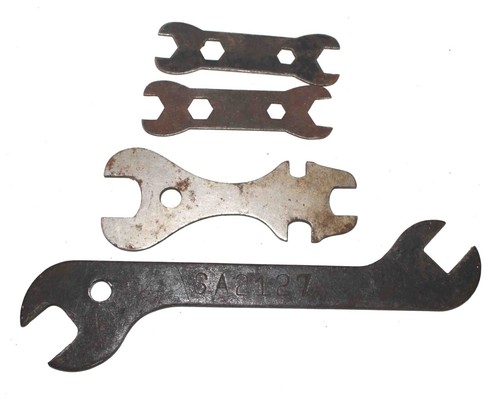 Vintage Lot of 4 flat Multi Wrenches - Picture 2 of 2