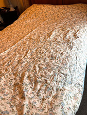 Vintage Hand Quilted Hand Stitched Blue Floral Reverse to White Quilt 78 x 94