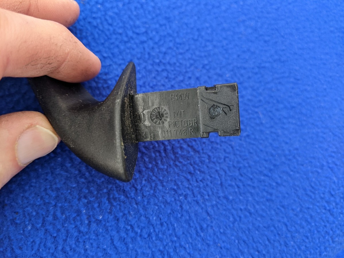 BMW OEM E63 E64 645 650 M6 04-10 right seat release handle trim 