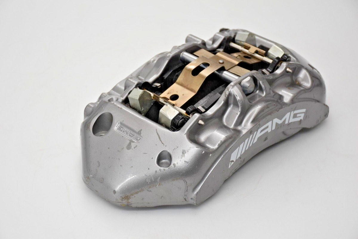 Mercedes-Benz W212 E63 AMG Bremssattel Brembo Vorne Rechts 