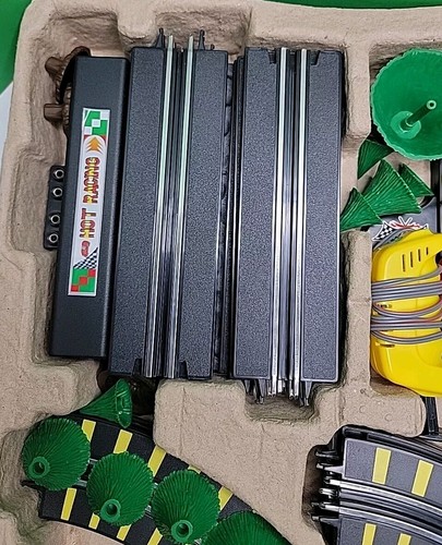 2015 Quad Challenger Battery-Operated Road Racing Set - Picture 8 of 12