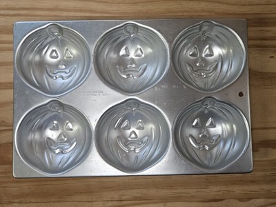 Wilton Halloween Jack-o-Lantern Cupcake 6 Mini Pumpkin Pan 508-1040 Muffin Vtg