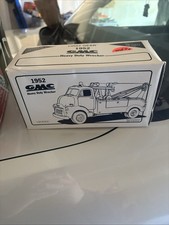 First Gear American Towman 1952 GMC Heavy Duty Wrecker 1:34 Blue/White Diecast