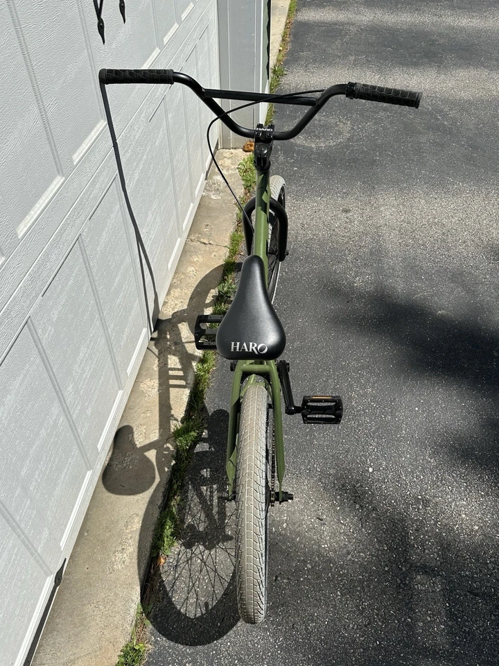 Bicicleta BMX Haro Downtown (20,5" Toptube) (verde militar mate) - Usada - ¡Genial! Foto 3 de 4