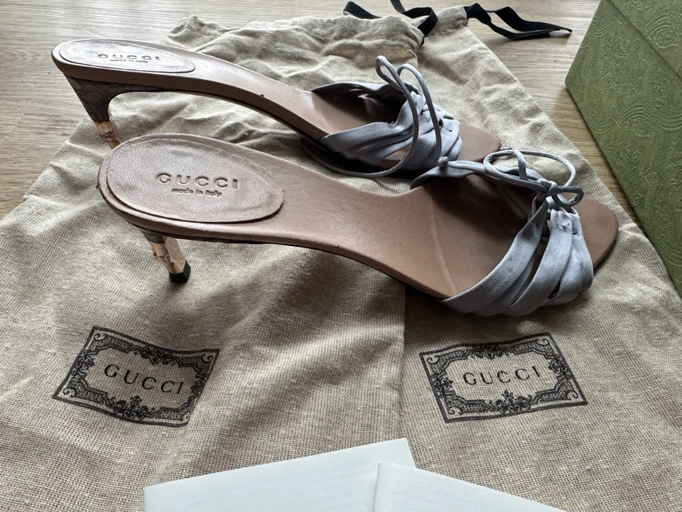 Zapatos de tacón de bambú vintage Gucci Tom Ford satinado gatito deslizable azul 8B Y2K años 2000 Foto 3 de 4