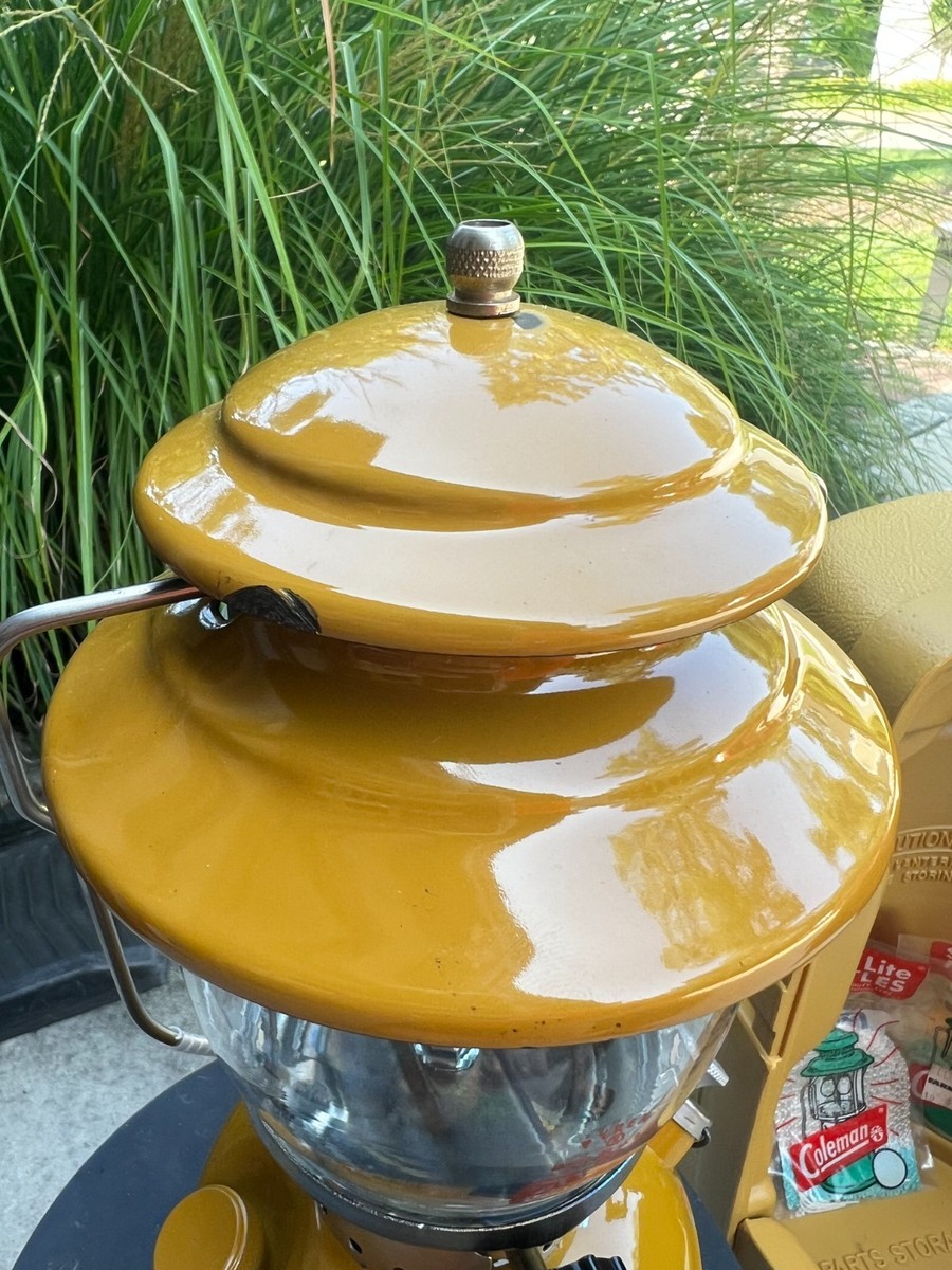 Coleman 200A Gold Bond Lantern 5/1972 Excellent Original Condition
