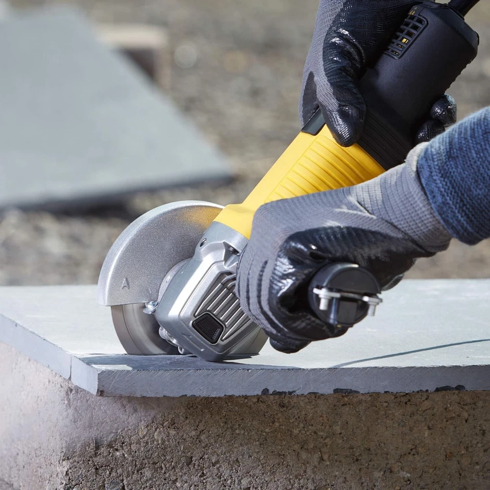 STANLEY FMEG210-QS Smerigliatrice, Giallo/Nero - Immagine 3 di 4