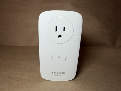 TP LINK Model TL PA8030P AV1200 3 Port Gigabit Passthrough Powerline Adapter