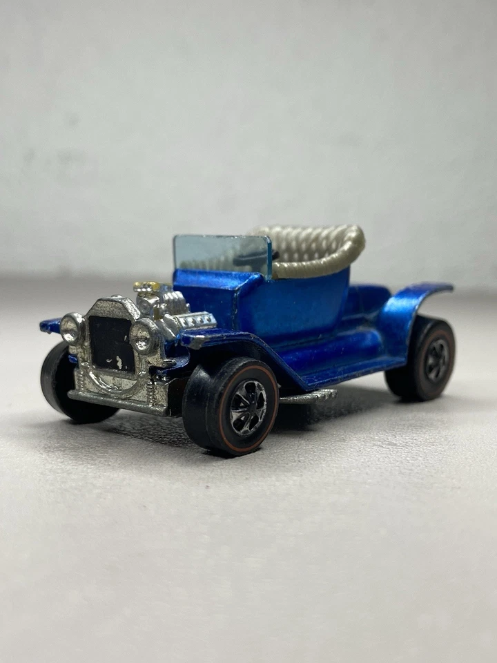 Hot Wheels Redline Hot Heap Car 1967 interior azul gris Foto 3 de 4