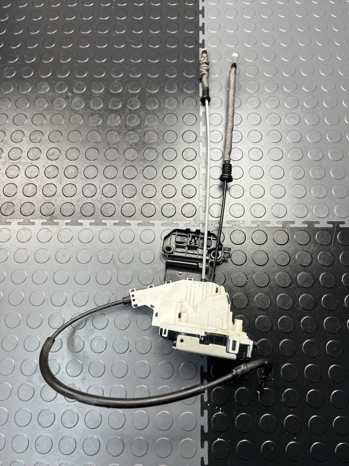 2015 2016 2017 JEEP CHEROKEE ЗАДНИЙ ЛЕВЫЙ ПРИВОД ЗАМКА ДВЕРИ СО СТОРОНЫ ВОДИТЕЛЯ OEM - Изображение 2 из 4