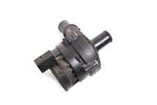 Pompe à eau Infiniti M30