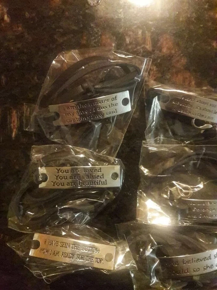 Pulseras de cuero con mensaje inspirador | Cotizaciones motivacionales | Oferta de 2 por $14 Foto 2 de 4