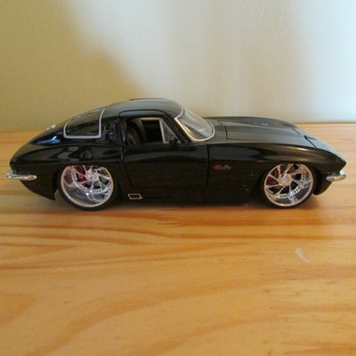 JADA 1/24 DIECAST BIG TIME MUSCLE 1963 CHEVY CORVETTE STINGRAY COUPE (MINT)