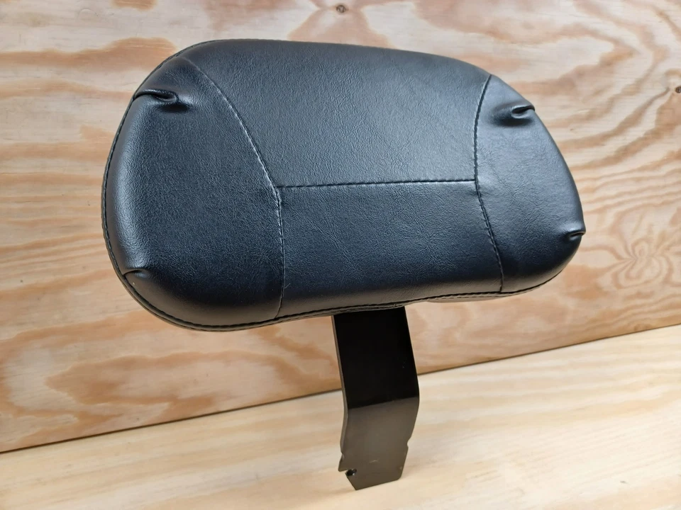 ♻️D♻️HARLEY DAVIDSON TOURING SOFTTAIL BACK REST MUSTANG REMOVABLE PASSENGER SEAT - Image 3 of 4