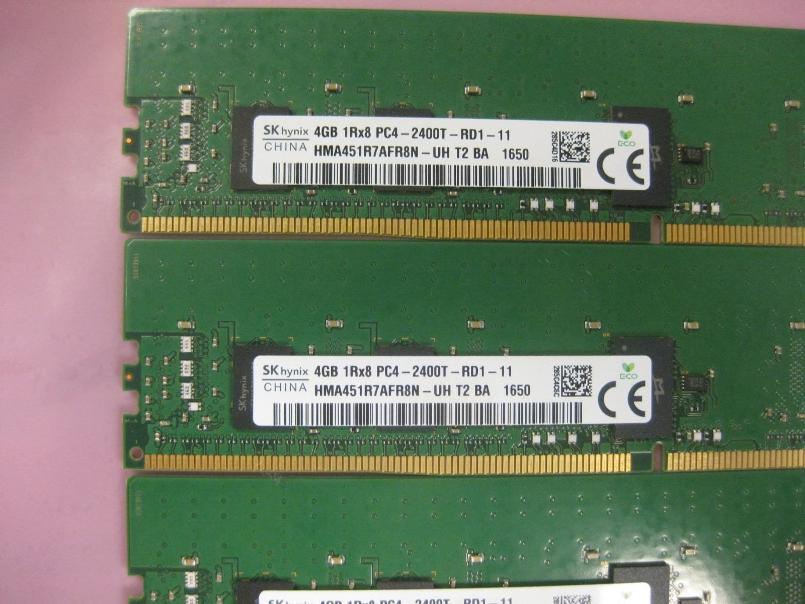 как выглядит 16GB DDR4-2400T-R SK HYNIX HMA451R7AFR8N-UH PC4-19200 Registered ECC Server RAM фото