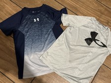 LOT OF 2 Under Armour Boys UA HeatGear Short Sleeve Shirt Gray Blue YSMALL A5