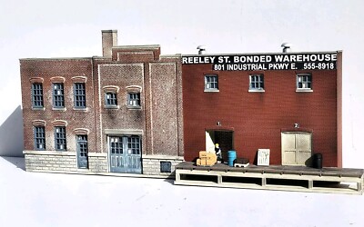 HO Background Building Built Walthers Arrowhead Ale 933-3193 Weathered