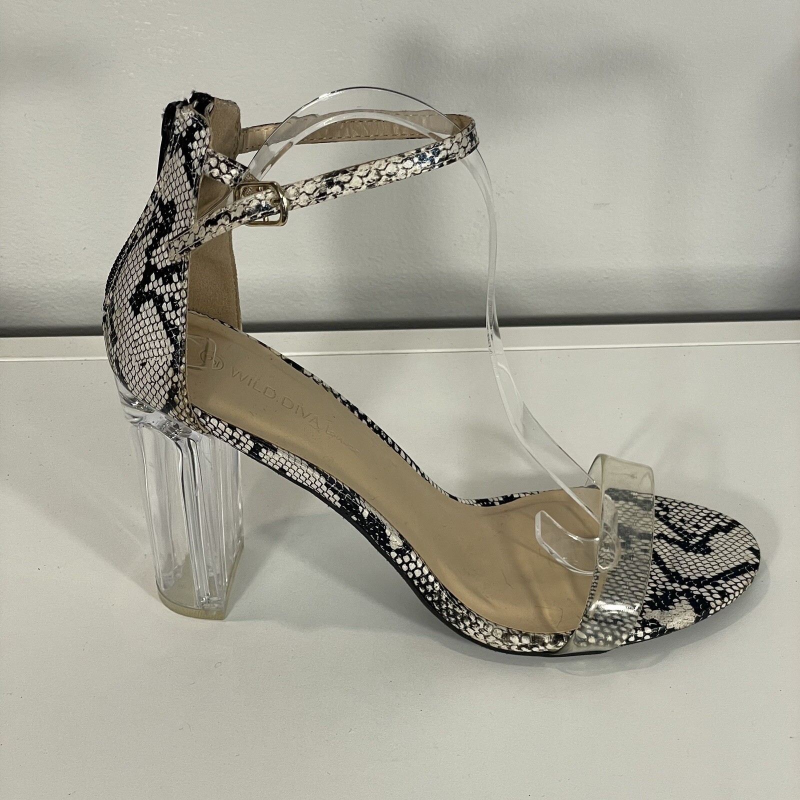 Wild Diva Lounge Open Toe Strappy Lace Up Chunky Heel