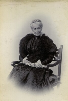 Schweiz Genf ältere Dame posiert alte Kabinettkarte Foto Fred Boissonnas 1900