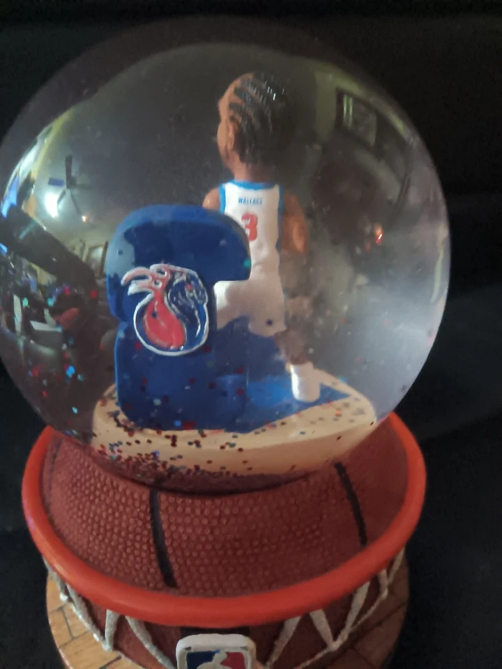Único NBA Detroit Pistons Ben Wallace Water Globe Limited Run Foto 2 de 4