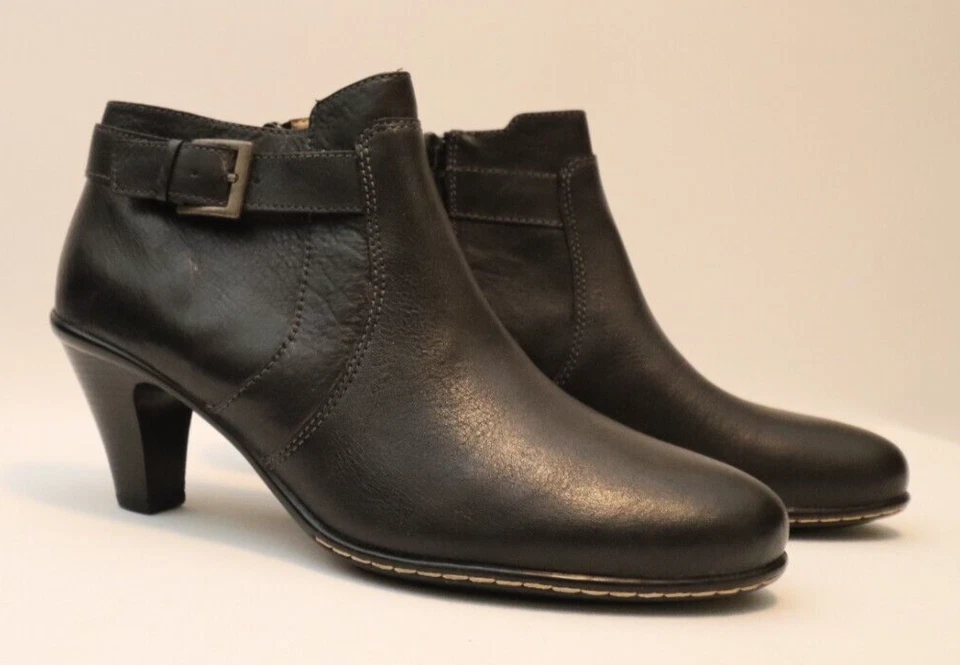 Botas femininas Softspots com zíper tamanho 7,5 M couro preto MSRP $ 90 - Imagem 3 de 4