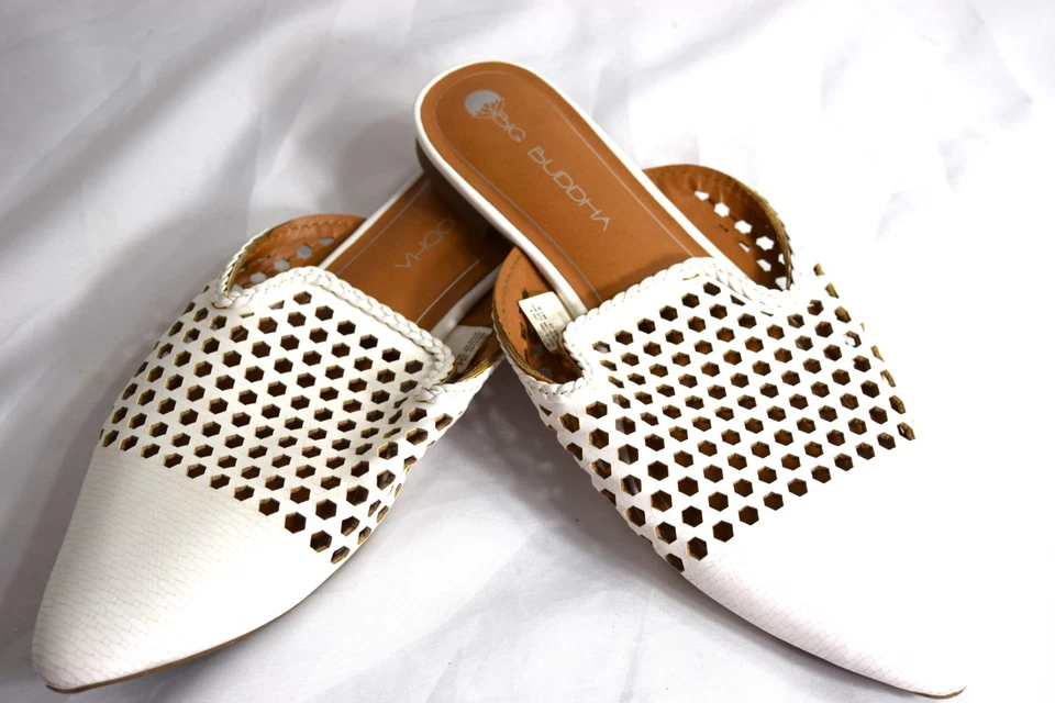 Mocasines planos BIG BUDDHA para mujer con puntera puntiaguda, blancos, talla 9M Foto 2 de 4