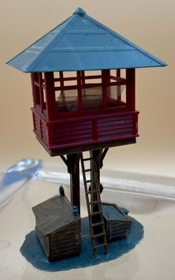 Vintage Atlas HO Scale #701 Elevated Gate Tower Built