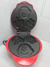 Smart Planet Peanuts Snoopy Charlie Brown Pancake Waffle Maker WM-6S  Red