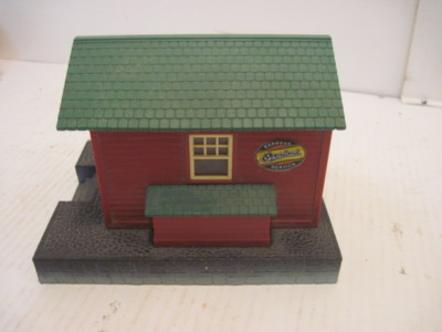 OLD TYCO TRAIN RED EXPRESS OVERLAND SERVICE  HO SCALE MODEL R.R. BUILDING 