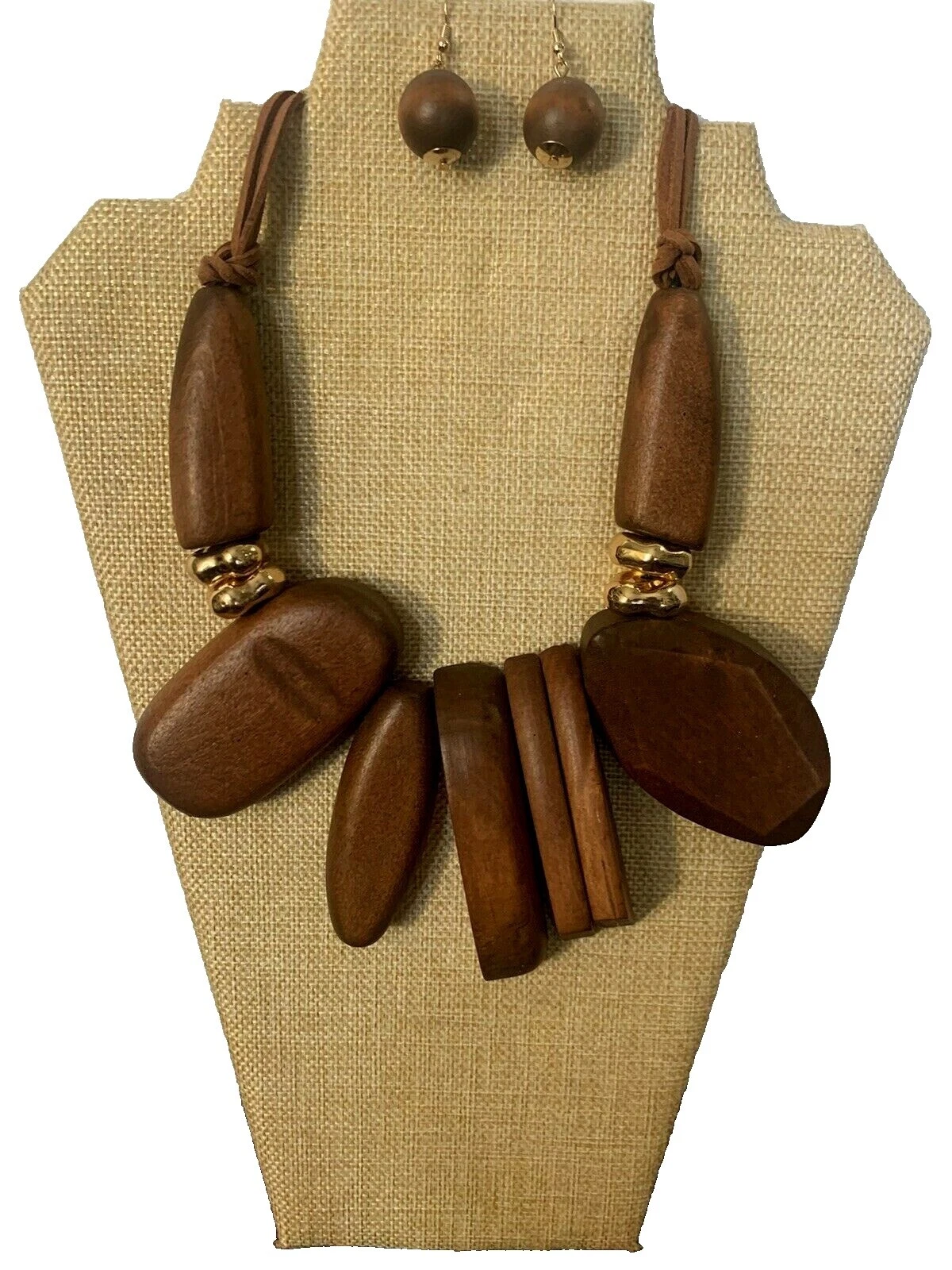 Collares y colgantes de babera de madera de moda