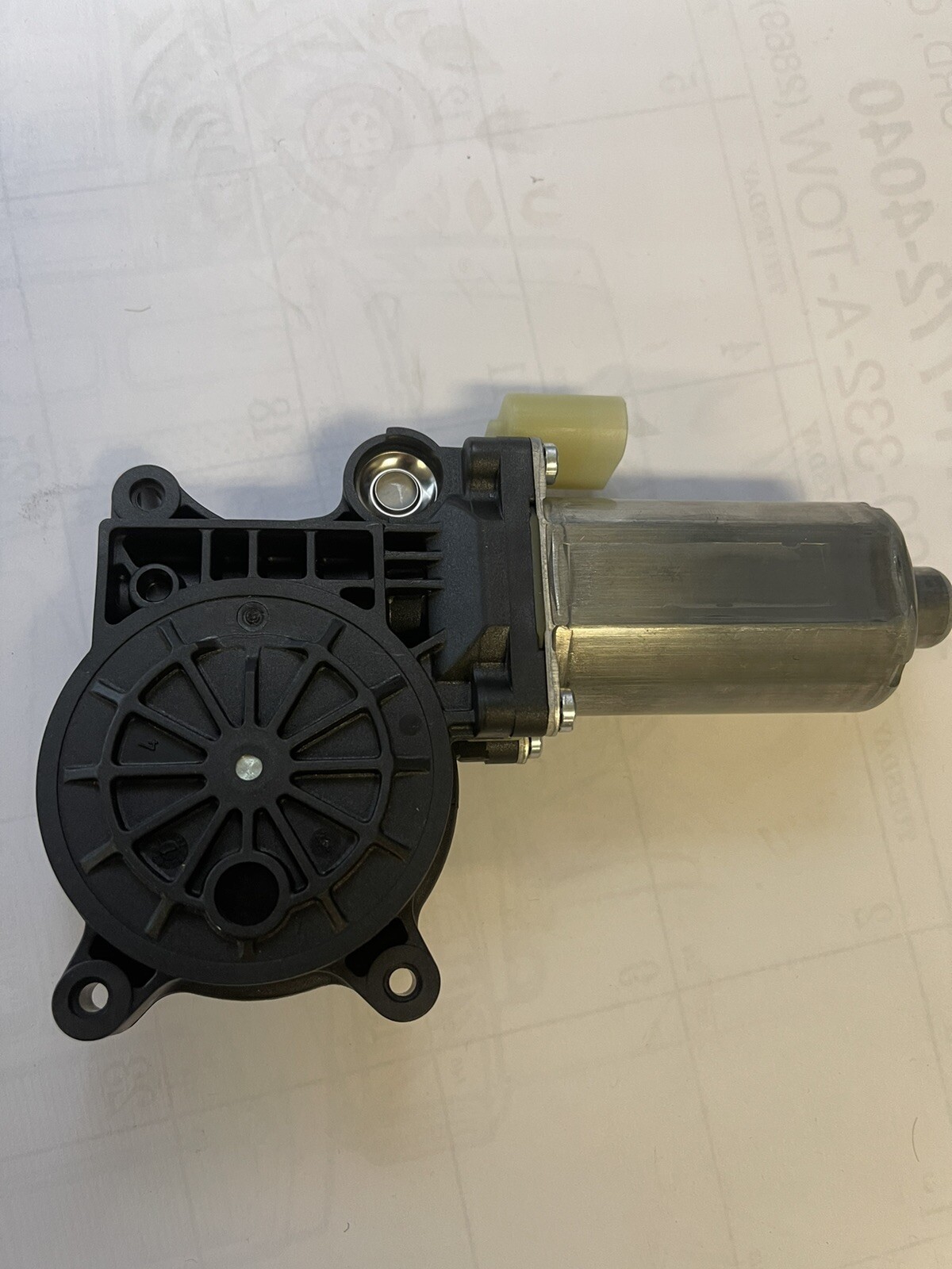 Bosch Window Motor - Front Driver Side 0130821716 BMW 67628362063  