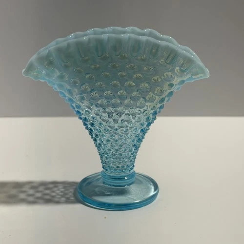 Vintage Fenton Blue Opalescent Ombre Hobnail Fan Vase Art Glass Ruffled Edge 4”