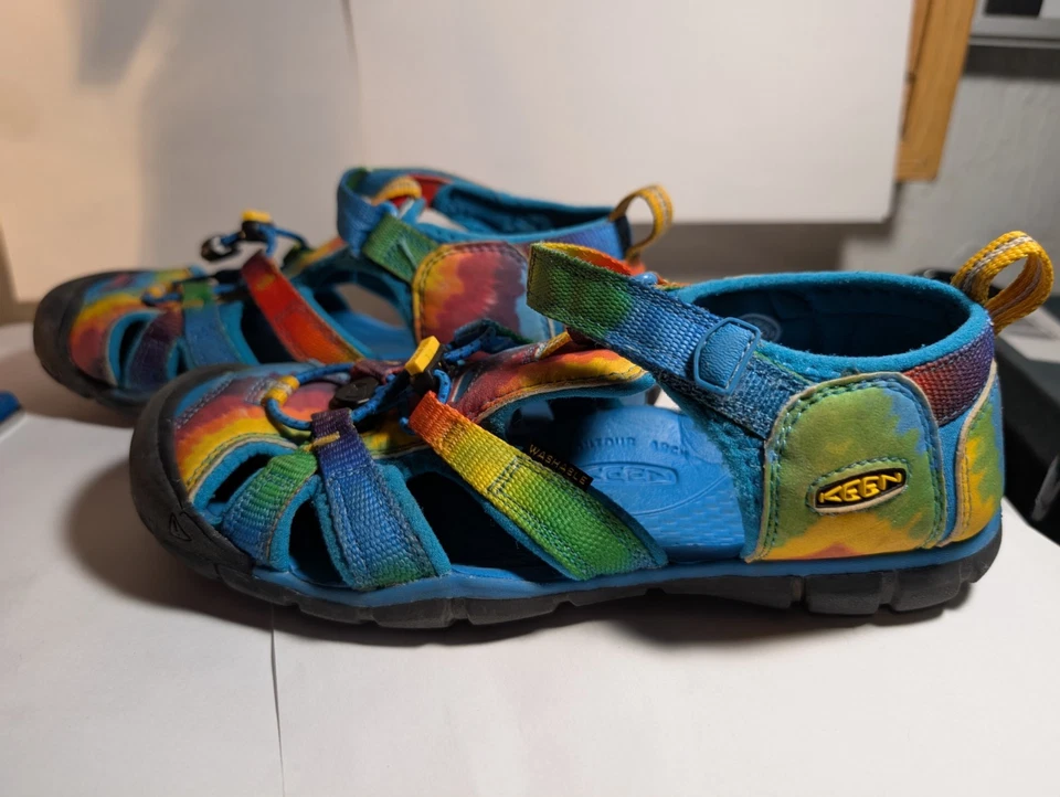Sandalias KEEN Newport H2 Zapatos Talla 4 Impermeables Grandes Jóvenes Niños Arco Iris Tie Dye Foto 2 de 4
