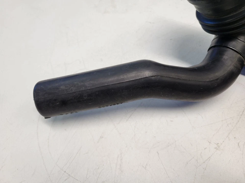 Conducto de admisión de aire Subaru Forester 2000 2001 2002 OEM 46020FC010 Foto 4 de 4