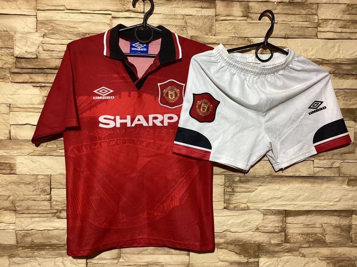 k*i様 20日まで値下げ　UMBRO Manchester United ベッ MANCHESTER UNITED 1994 1996 Home football Umbro shirt and shorts