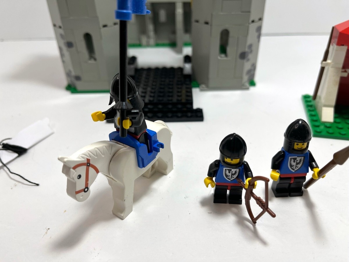 LEGO Castle: Black Falcons: Black Falcon's Fortress 6074 (1986) +