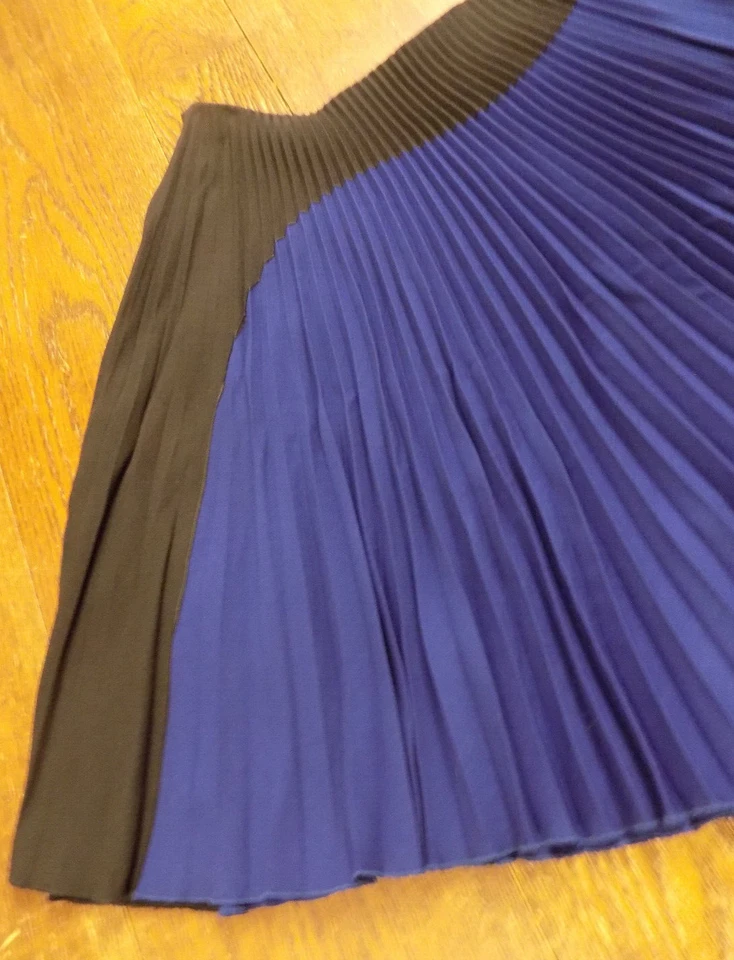 Falda PRADA Negra Azul Acampanada Acordeón Plisada Retro ADORABLE 26W Talla 38S 4 Foto 3 de 4